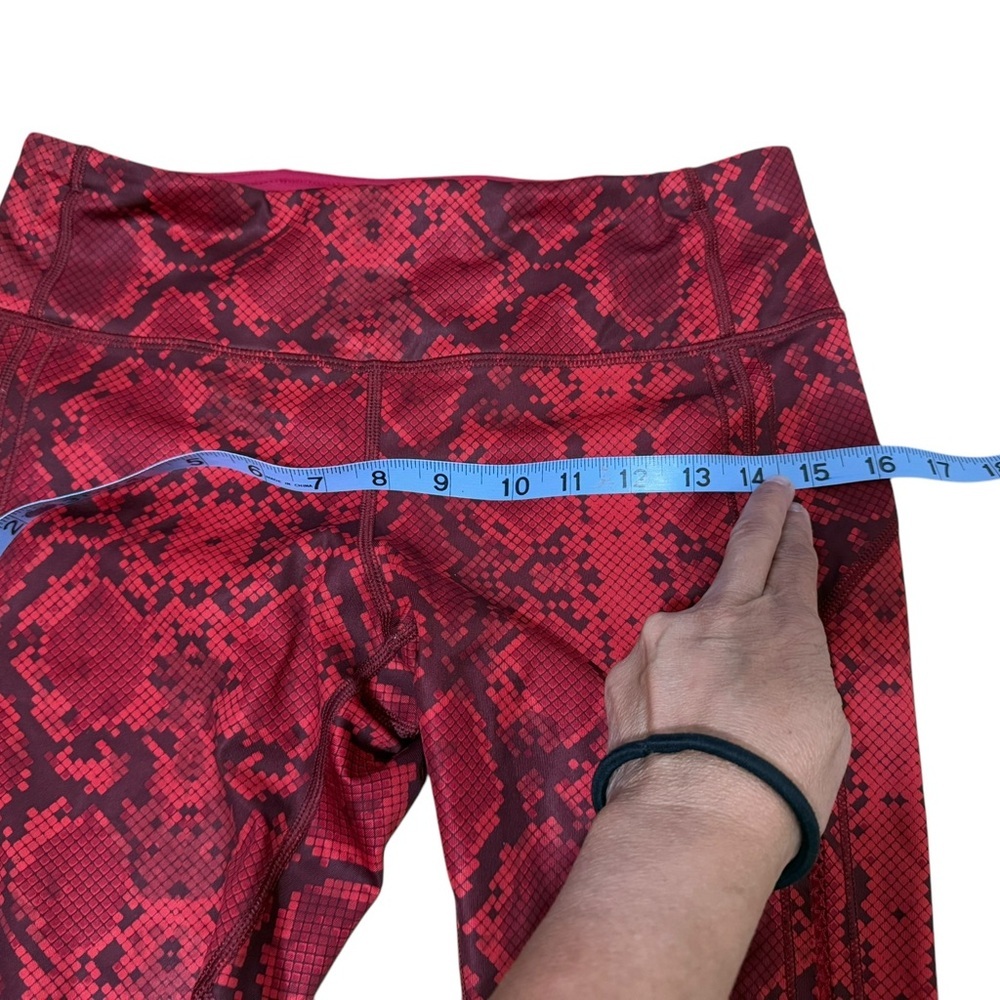 Lululemon women Capri activewear 16” waist 25” length - Picture 2 of 8